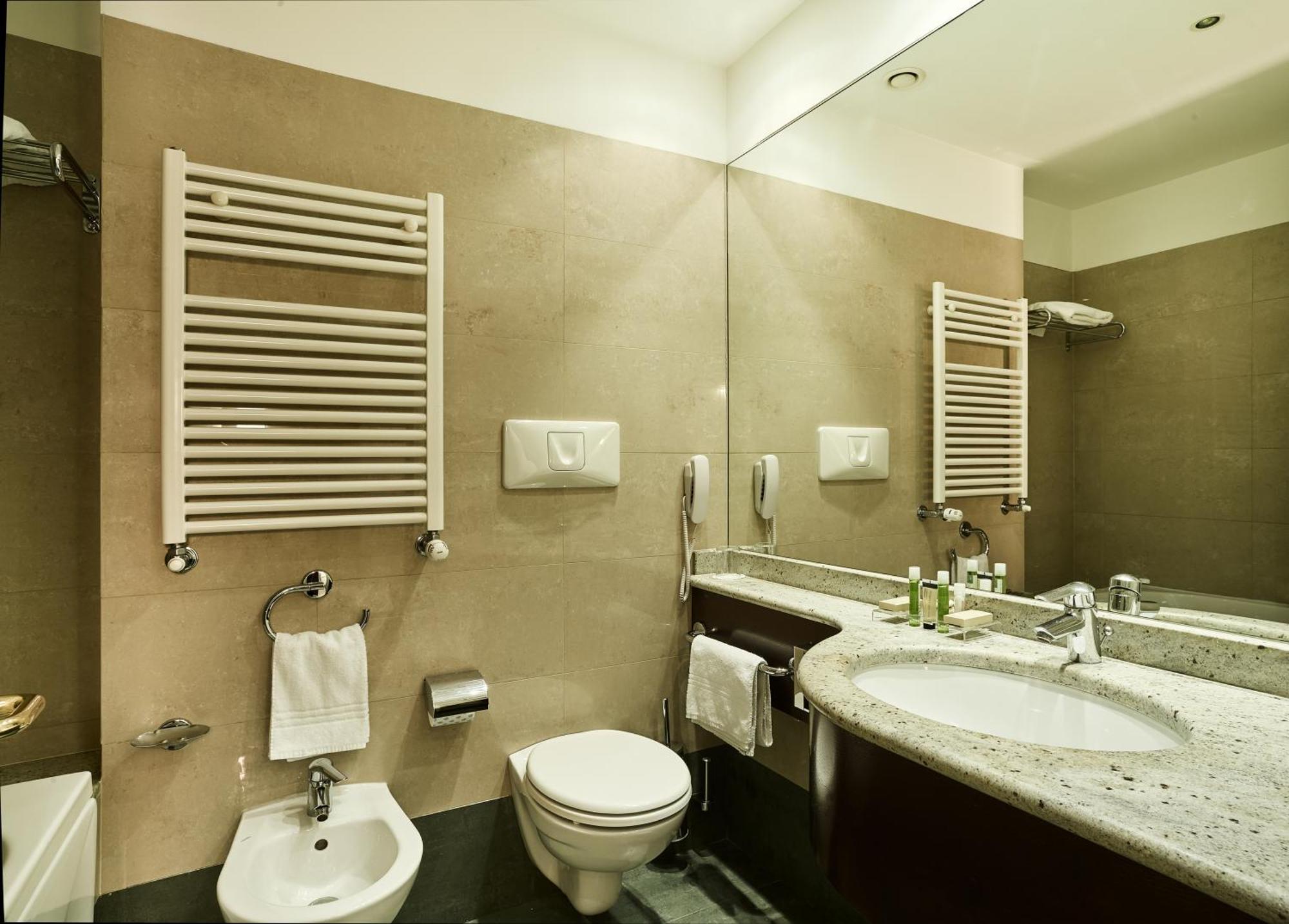 Meditur Hotel Bologna 奥扎诺-德尔艾米利亚 外观 照片