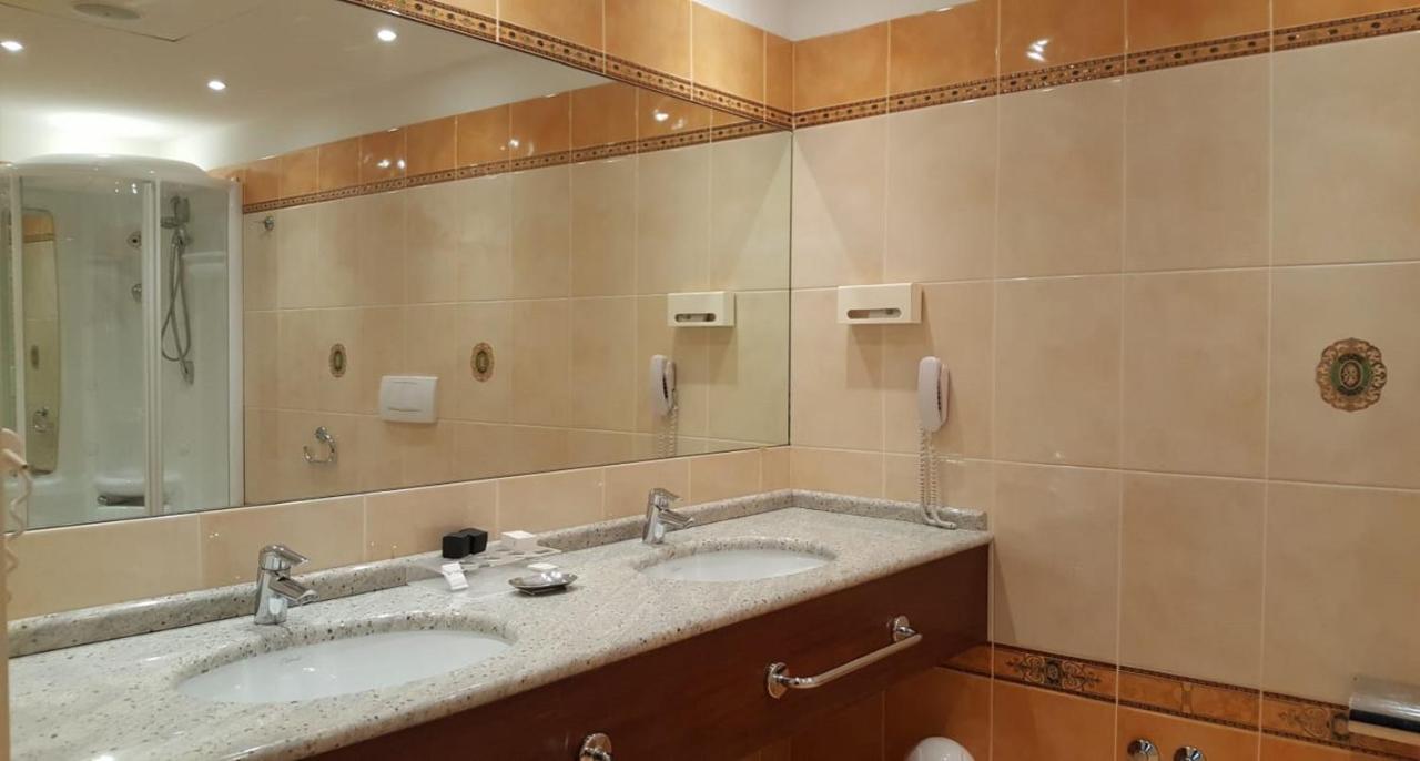 Meditur Hotel Bologna 奥扎诺-德尔艾米利亚 外观 照片
